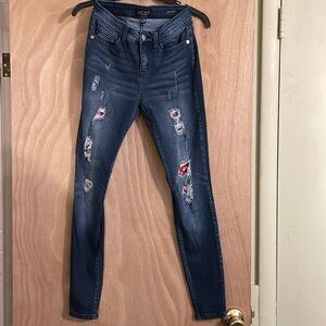 EUC Judy Blue Destroyed Bandana Patch Skinny Fit Womens Jeans Size 5/27